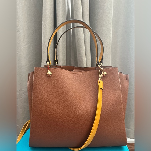 ALDO BROWN MEDIUM SIZE PURSE - Picture 6 of 6